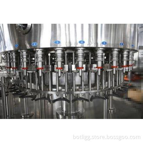 High Speed Soft Drinks / Carbonated Drink Filling Machine F